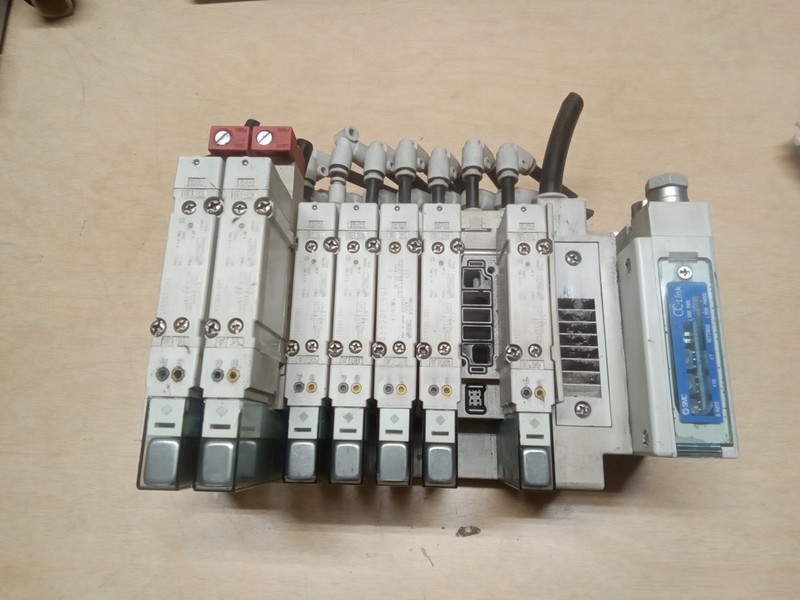 SMC 8 Port Station (7) SY5201-5U1 Solenoid Valves