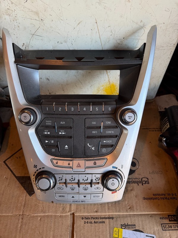 10-11 EQUINOX OEM A/C HVAC HEATER CLIMATE & RADIO STEREO AUDIO CONTROL PANEL