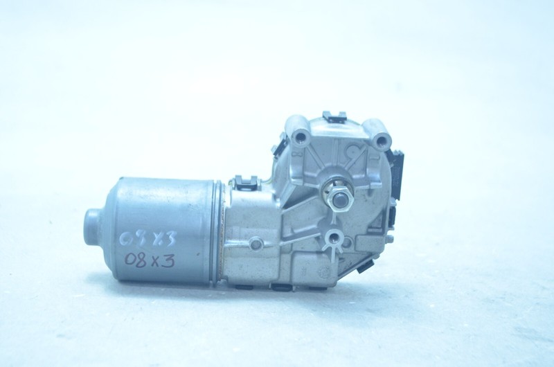 04-10 BMW E83 X3 FRONT WINDSHIELD WIPER MOTOR OEM