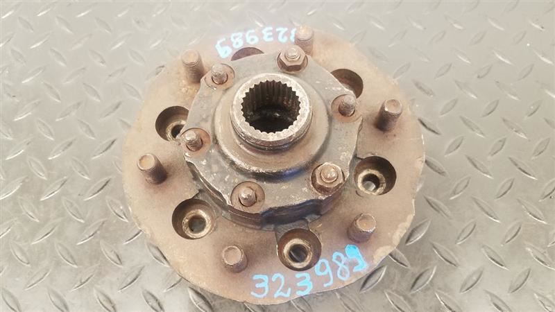 98-99 Nissan Pathfinder 4x4 Front Hub Assembly OEM 40202-0W093