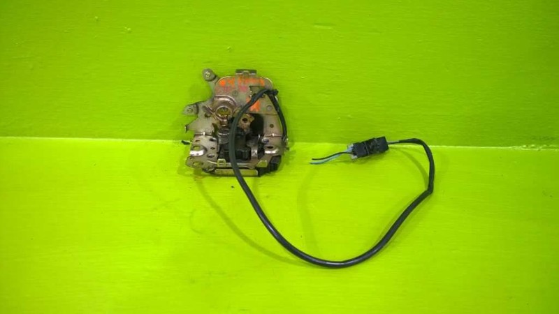 04-15 TITAN DRIVER LEFT REAR DOOR LOCK LATCH OEM 2772-20