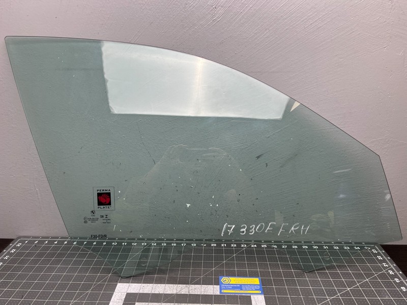 12-18 BMW F30 F80 Sedan FRONT RIGHT PASSENGER SIDE DOOR WINDOW GLASS OEM