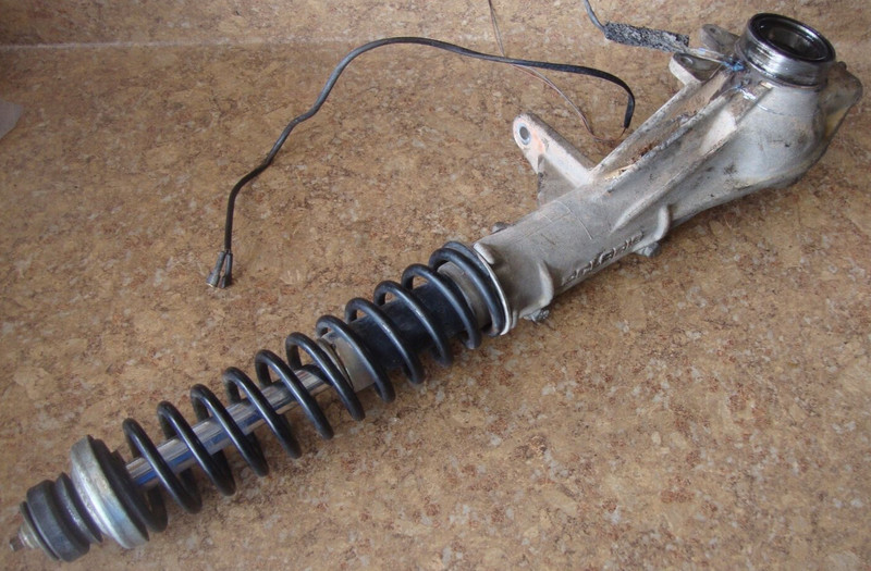 1994 Polaris Trail Boss 400 4x4 ATV Left Front Shock Hub Carrier Knuckle N5