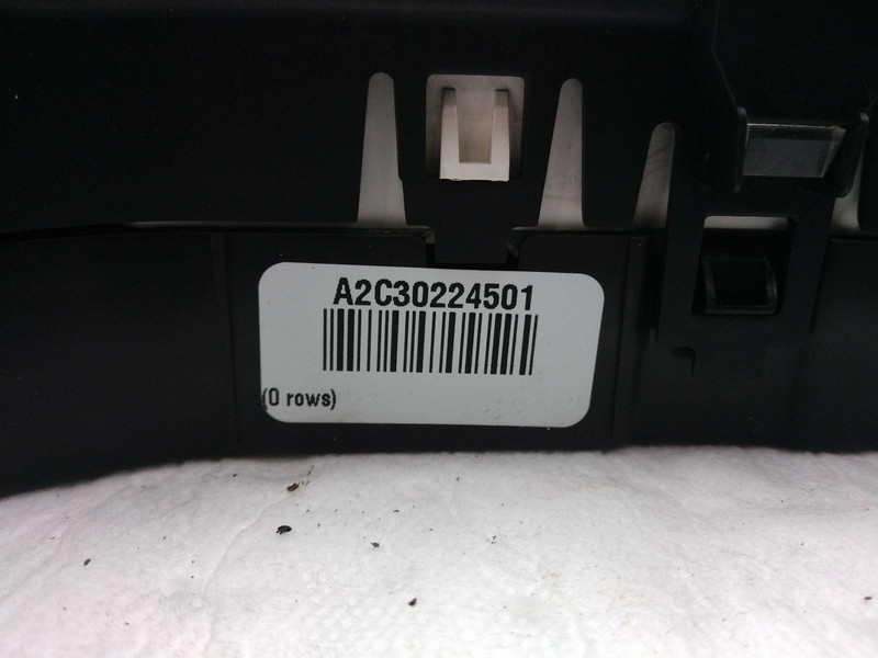 2012 Jeep Liberty Speedometer Gauge Black OEM 05172920AE 110K Miles