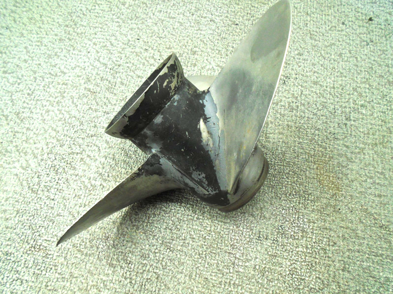 OMC STAINLESS PROPELLER 390850 JOHNSON/EVINRUDE Right Hand 12 1/4 DIA X 15P