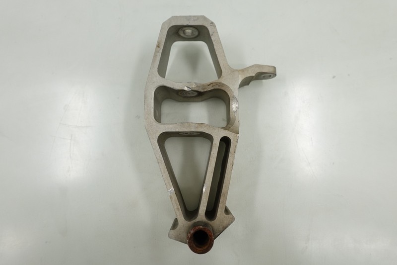 2014-2023 Polaris Indy LXT 550 OEM RH Right Ski Leg Spindle 1823876