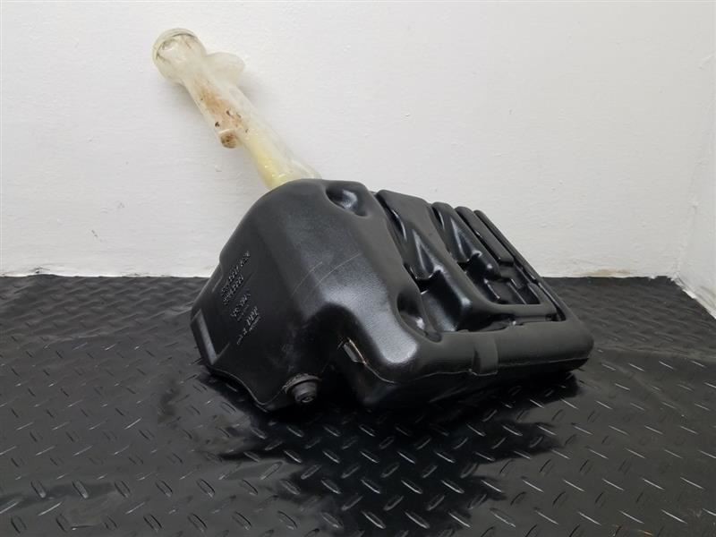 96-00 Chevrolet Tahoe Washer Reservoir W/O Rear Wiper Washer OEM 22143999