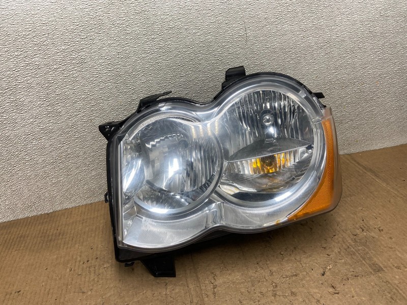 2008-2010 Jeep Grand Cherokee Left LH Driver Side Halogen Headlight AA8267 DW