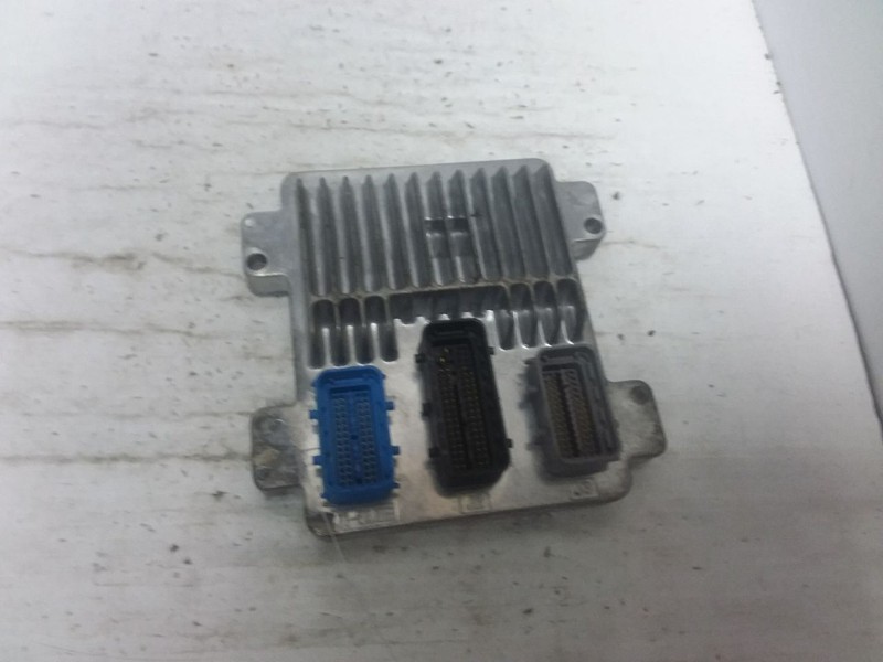 Engine ECM Electronic Control Module 3.8L Fits 06-09 ALLURE 12600930