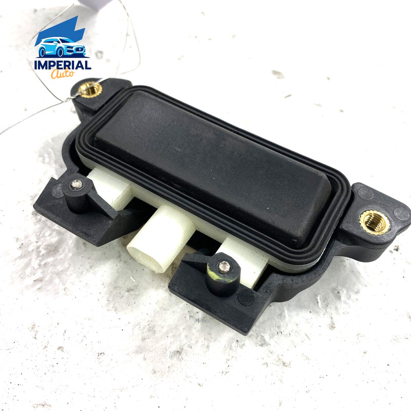 2012-2016 TESLA MODEL S LIFTGATE RELEASE HANDLE SWITCH W/ BRACKET OEM π