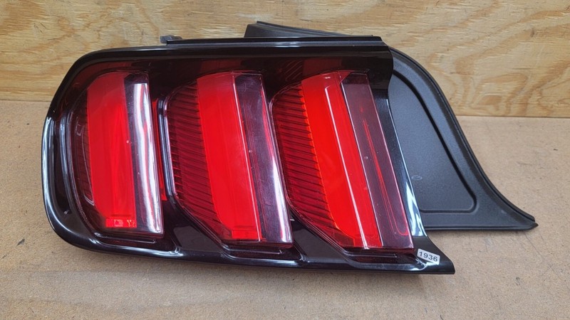 2015 2016 2017 FORD MUSTANG Rear LH Driver Left Side LED Taillight ORIGINAL OEM