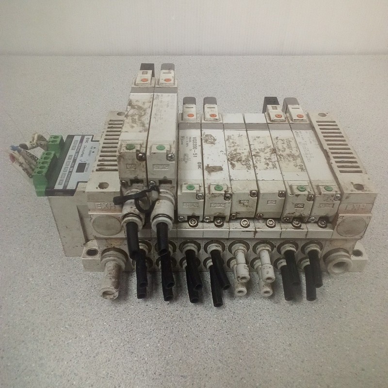 SMC Manifold Assbly EX120-SDN1, VQ22005W1-X116, VQ2200Y-5-X116, (2) VVQ200-10A-1