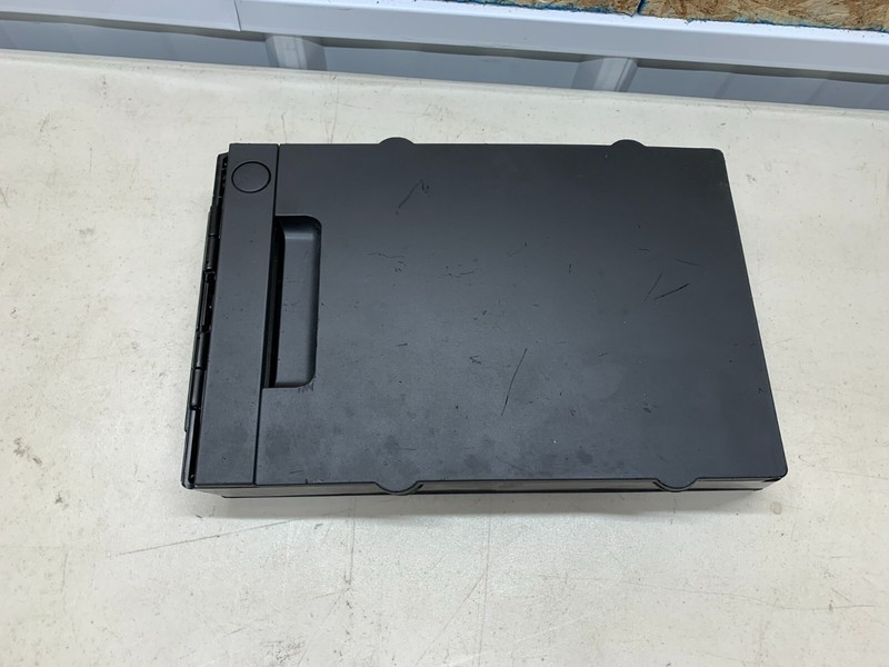 2004-2010 BMW 530XI REAR SEAT WINTER SKI BAG STORAGE COMPARTMENT BLACK OEM