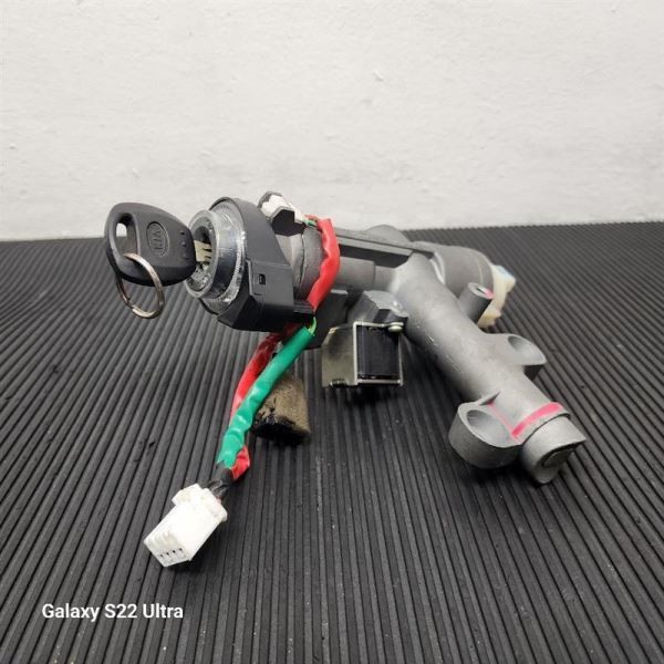 06-12 2014 Kia Sedona Ignition Switch W/ Key OEM 81910-4D010