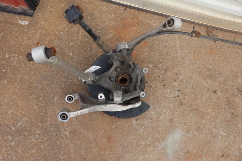2014-2019 INFINITI Q50 AWD REAR RIGHT SIDE SPINDLE KNUCKLE WHEEL HUB ASSY OEM