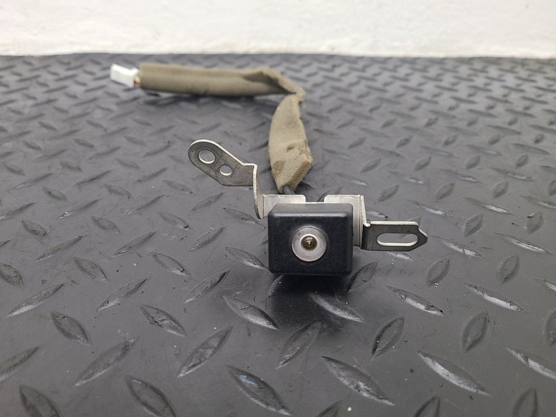 05-10 Nissan Armada Rear View Camera Liftgate Mounted OEM 28442-7S100