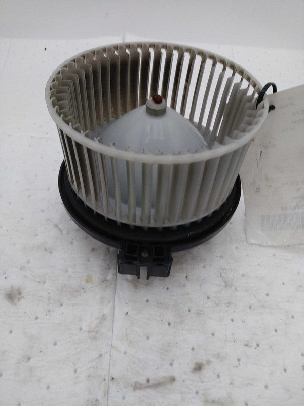 2016 Subaru Impreza HVAC Blower Motor OEM 72223FJ000 Used 137K Miles White