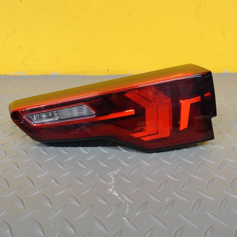 2024-2026 BMW X2 U10 REAR TAIL GATE TAIL LIGHT RIGHT SIDE 8944882214 03902500