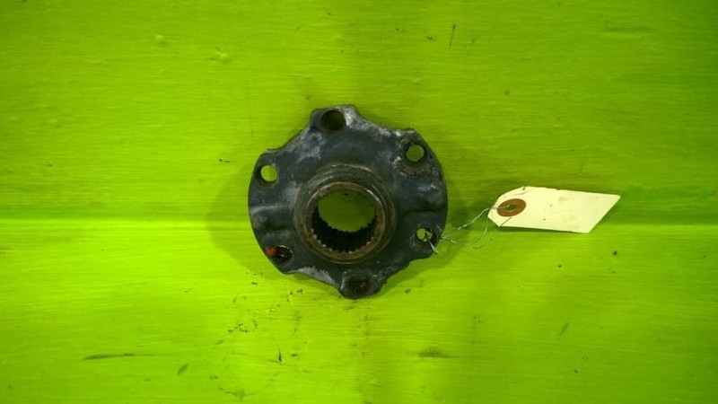 92 93 94 95 96 97 LAND CRUISER FRONT AXLE STEERING KNUCKLE FLANGE OEM 3043-108
