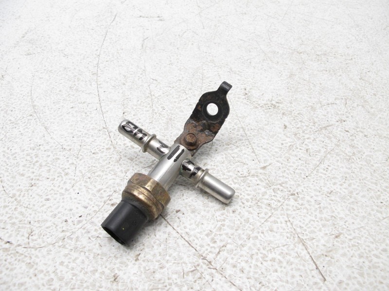14-19 JAGUAR XF XJ 17-19 XE 14-20 F-TYPE 3.0 FUEL PRESSURE RAIL SENSOR OEM 12112