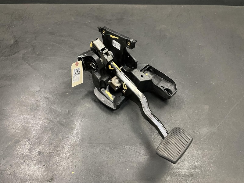 Brake Pedal 2021 Cadillac XT4 84709618 2019 2020