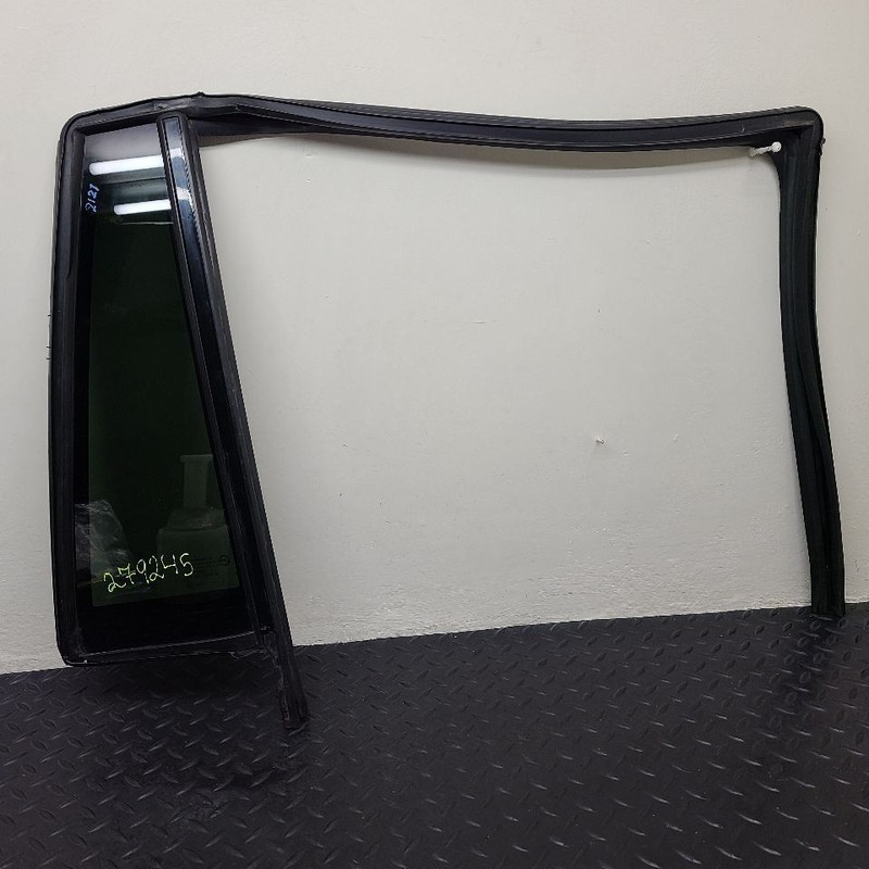 15-20 Chevrolet Tahoe Rear Right Passenger Door Vent Glass OEM 84462162