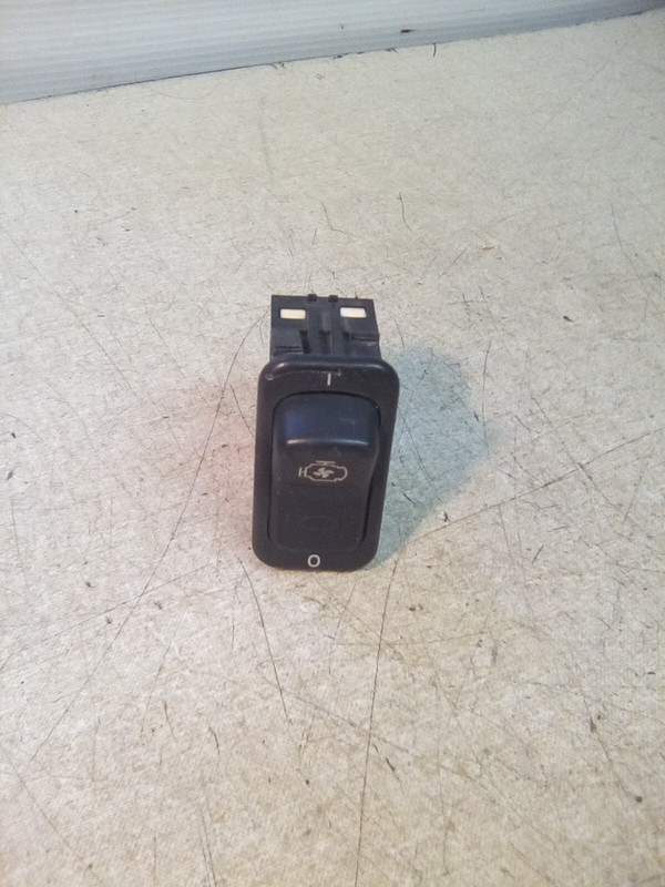 Peterbilt 16-09121-7CEEF1A11 Fan Override Switch