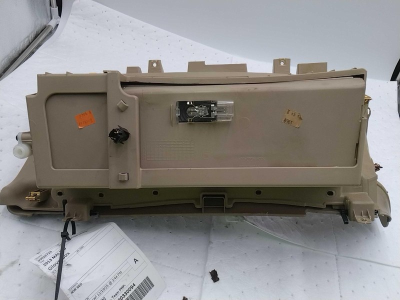 2013 Chevrolet Malibu Glove Box Door White Used OEM Part 4724373 139K Miles
