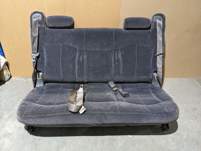 03-06 Chevy Suburban Gmc YUKON Rear BENCH Seat w/ Belts 3rd Third Row Cl 1162556