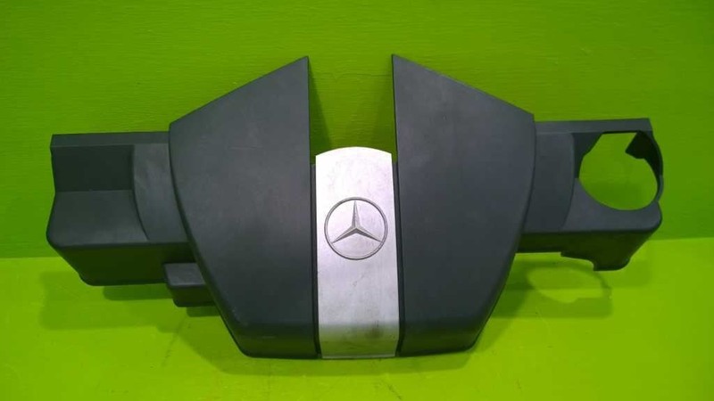 01 02 03 04 05 MERCEDES C240 ENGINE COVER OEM 2467-29