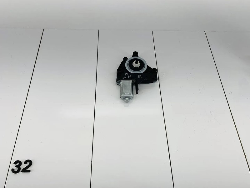 10-17 VOLVO XC60 REAR LEFT DRIVER SIDE DOOR WINDOW REGULATOR MOTOR OEM