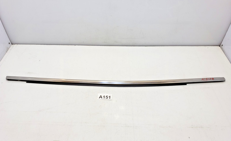 ✅14-22 OEM Jeep Cherokee Latitude Front Right Passenger Door Window Belt Molding