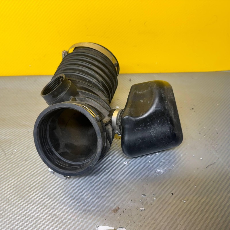 2017-2019 CADILLAC XT5 3.6l Air Intake Hose