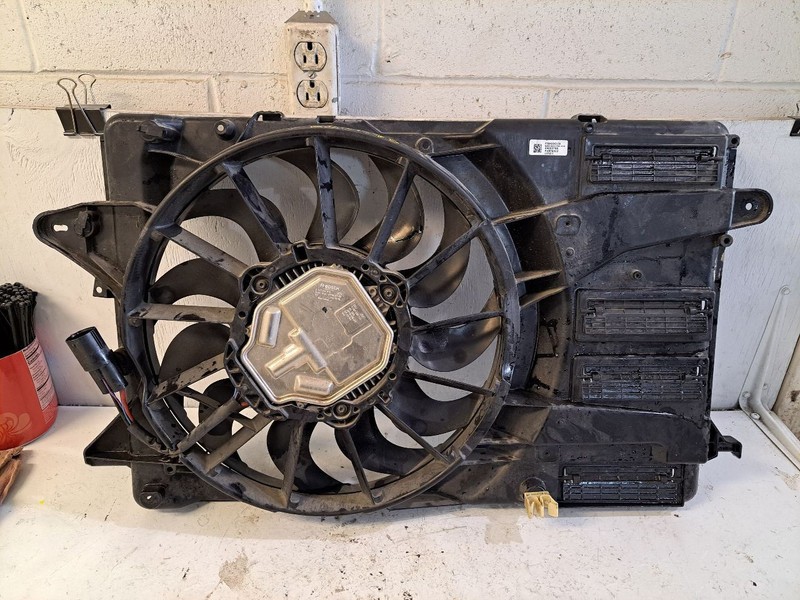 2016-2020 Chevy Malibu Radiator Fan Motor Fan Assembly 1.5L VIN Z 4th Digit