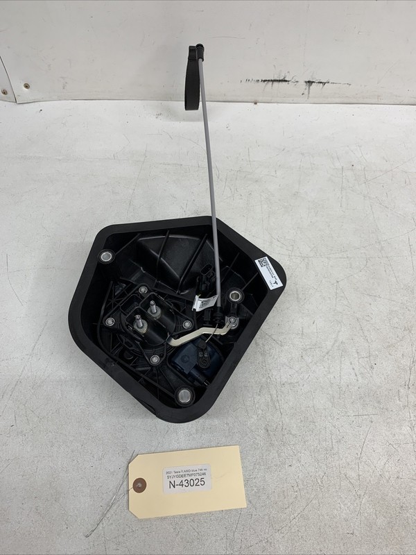 2021-2024 TESLA MODEL Y CHARGING PORT CHARGEPORT 1490374-10-C 43025 B11