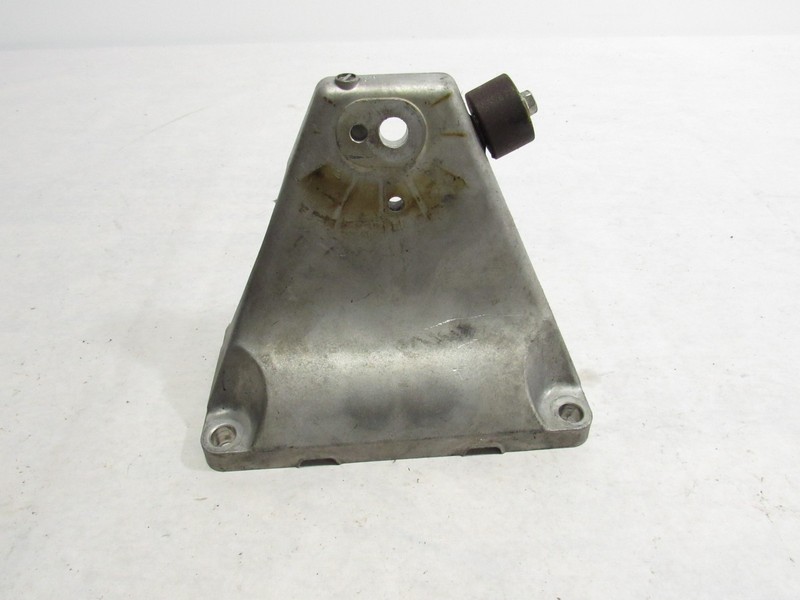 18-21 Lexus LC500 2018 5.0L RWD Right Passenger Engine Motor Mount Bracket ;:Y