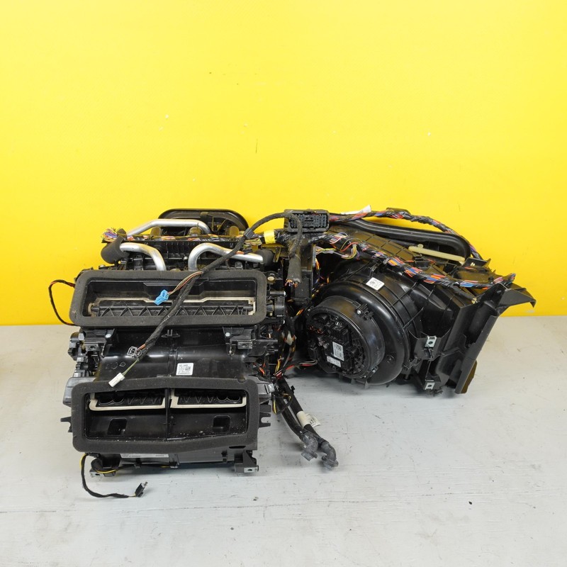 2017-2024 VOLVO XC90 Front Hvac A/c Heater Blower Housing Box Oem P32275579