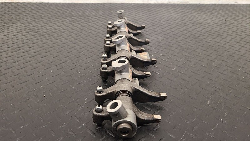 04 Chevrolet Silverado 6.6L Diesel Rocker Arm Assembly (LLY) OEM 97224903