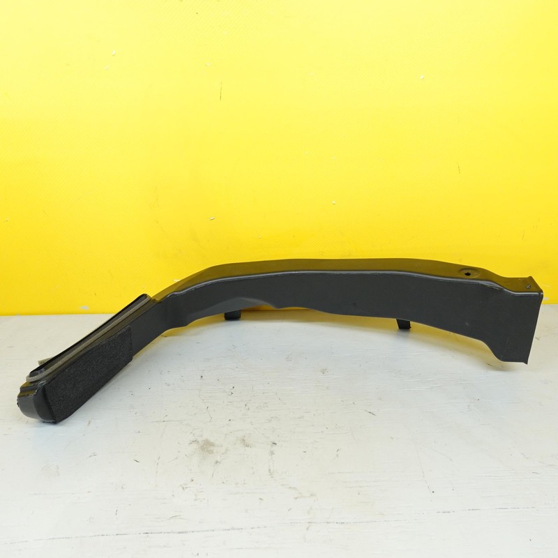 2022-2024 CHEVROLET TRAVERSE REAR RIGHT LOWER AIR VENT OUTLET DUCT TUBE 84483051