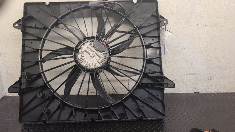 18-20 Chevrolet Traverse 3.6L Engine Cooling Fan Assembly OEM 84199039