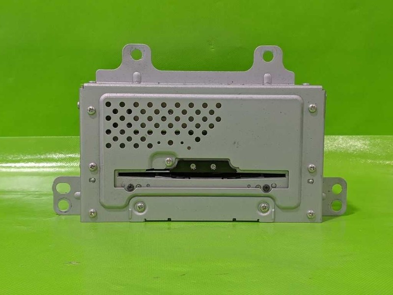 11 REGAL FACTORY RADIO RECEIVER W/NAVIGATION OEM 4413-5