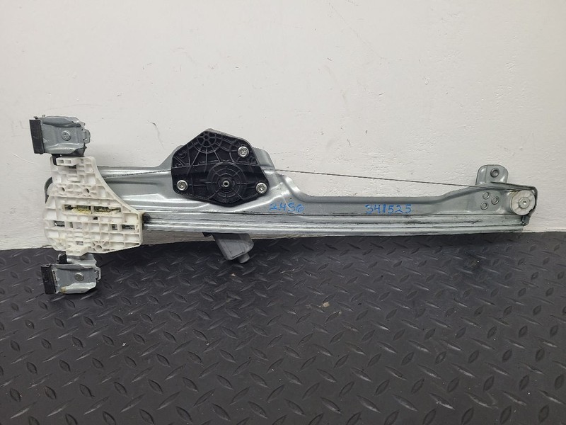 14-19 Chevrolet Silverado 1500 Rear Right Window Glass Regulator OEM 84043807