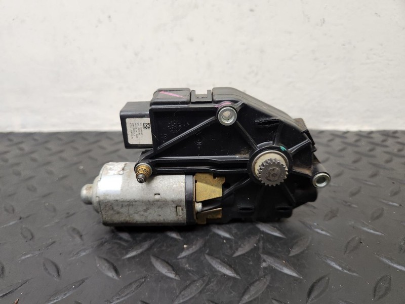 07-17 GMC Acadia Rear Shade Roof Motor OEM 25841391