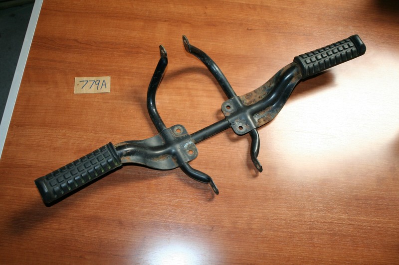 1983 Suzuki ALT 125 Foot Peg Frame Foot Pegs Steps OEM 83 C