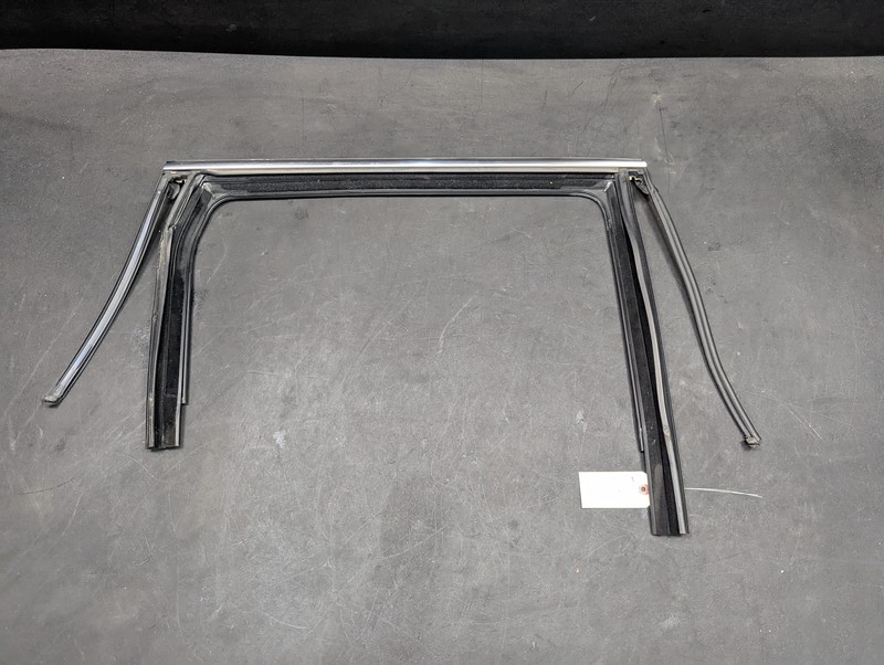 Rear Right Door Window Glass Run Channel 2015 Jeep Cherokee 2014 2016 2017- 2022