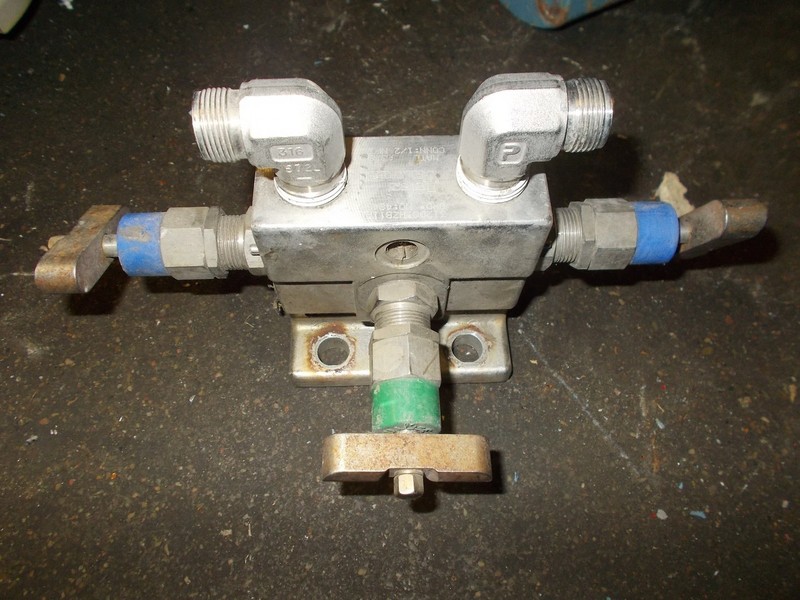 Bat 1053 Valve Manifold Assembly 1CM305 6000 psi Ives 213DCIHB11A1 *FREE SHIP*
