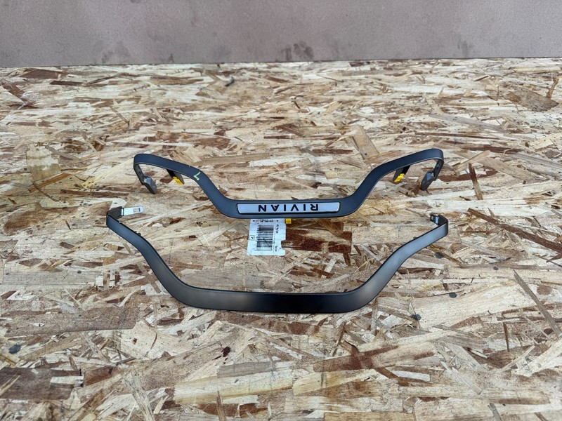 RIVIAN R1S R1T 2022-2026 OEM FRONT LEFT DRIVER SEAT UPPER COVER TRIM BEZEL