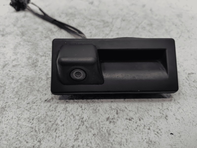 2018-2022 VOLKSWAGEN ATLAS TAILGATE LIFTGATE RELEASE SWITCH W/ CAMERA OEM