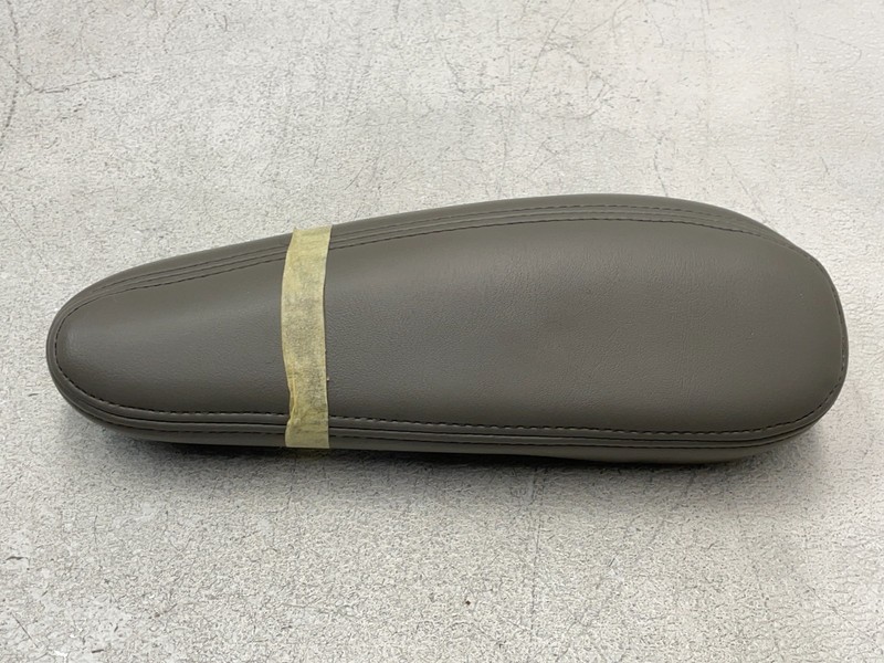 2003-2007 Hummer H2 Front Left Driver Seat Armrest Arm Rest Cushion 1630 OEM