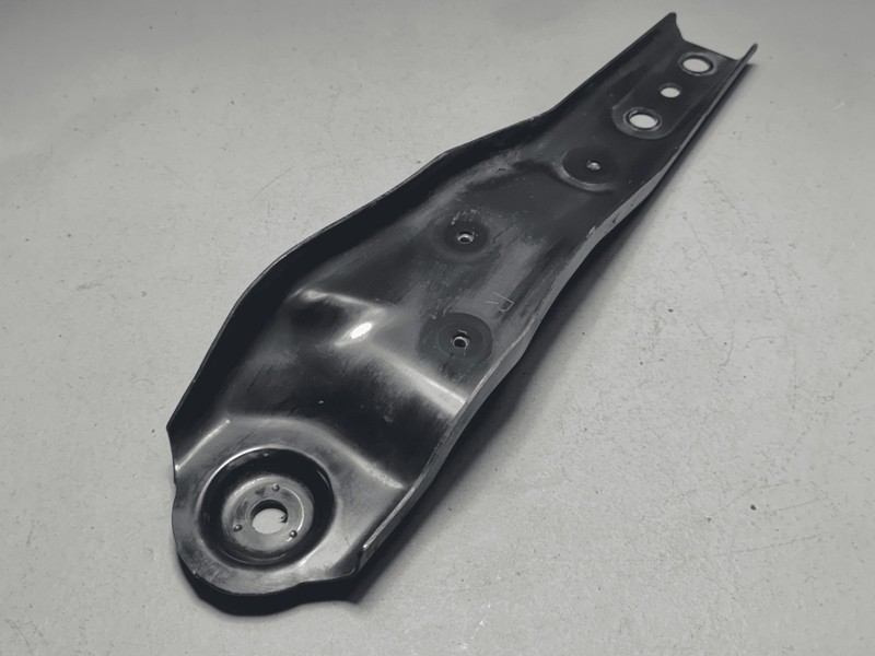 21-25 Nissan Rogue AWD Rear Subframe Crossmember Passenger Side Stay Bracket OEM